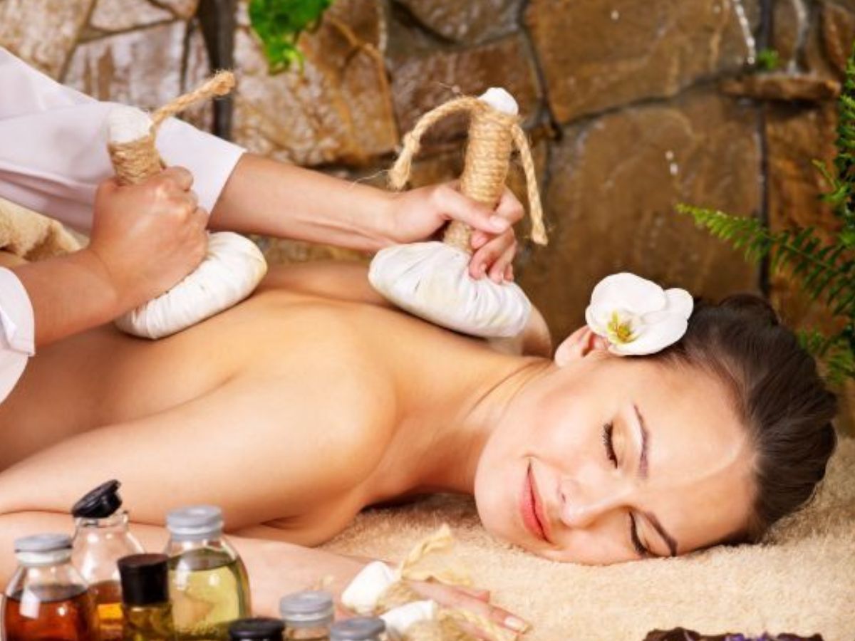 तनाव से राहत चाहिए? आजमाएं आयुर्वेदिक अभ्यंग मसाज - Photo Gallery