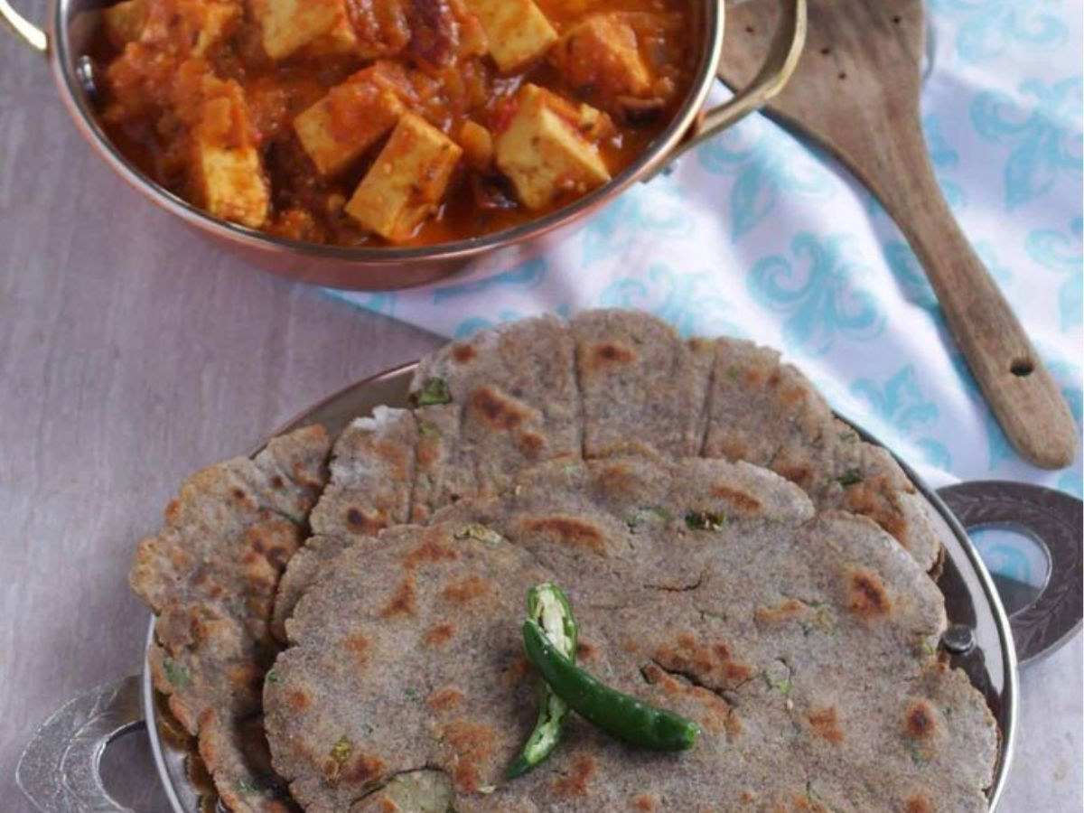 Navratri 2025: फास्टिंग डाइट को हेल्दी और मजेदार बनाने के लिए ट्राई करें नवरात्रि की ये 8 बेहतरीन डिशेज - Photo Gallery