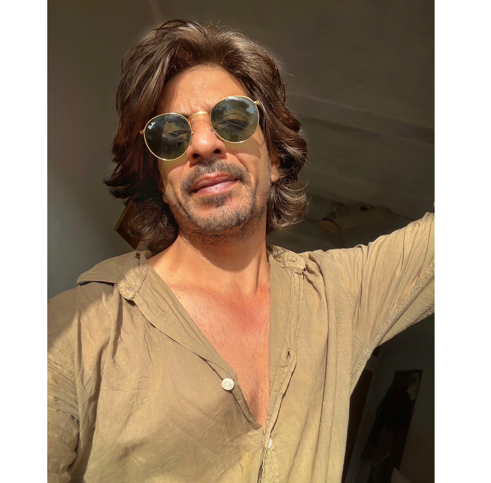 shah-rukh-khan-doppelganger-ibrahim-qadri-highest-paid-know-fees Shah Rukh Khan के डुप्लीकेट पर होती है पैसों की बारिश, कभी दो वक्त की रोटी के पड़ गए थे लाले