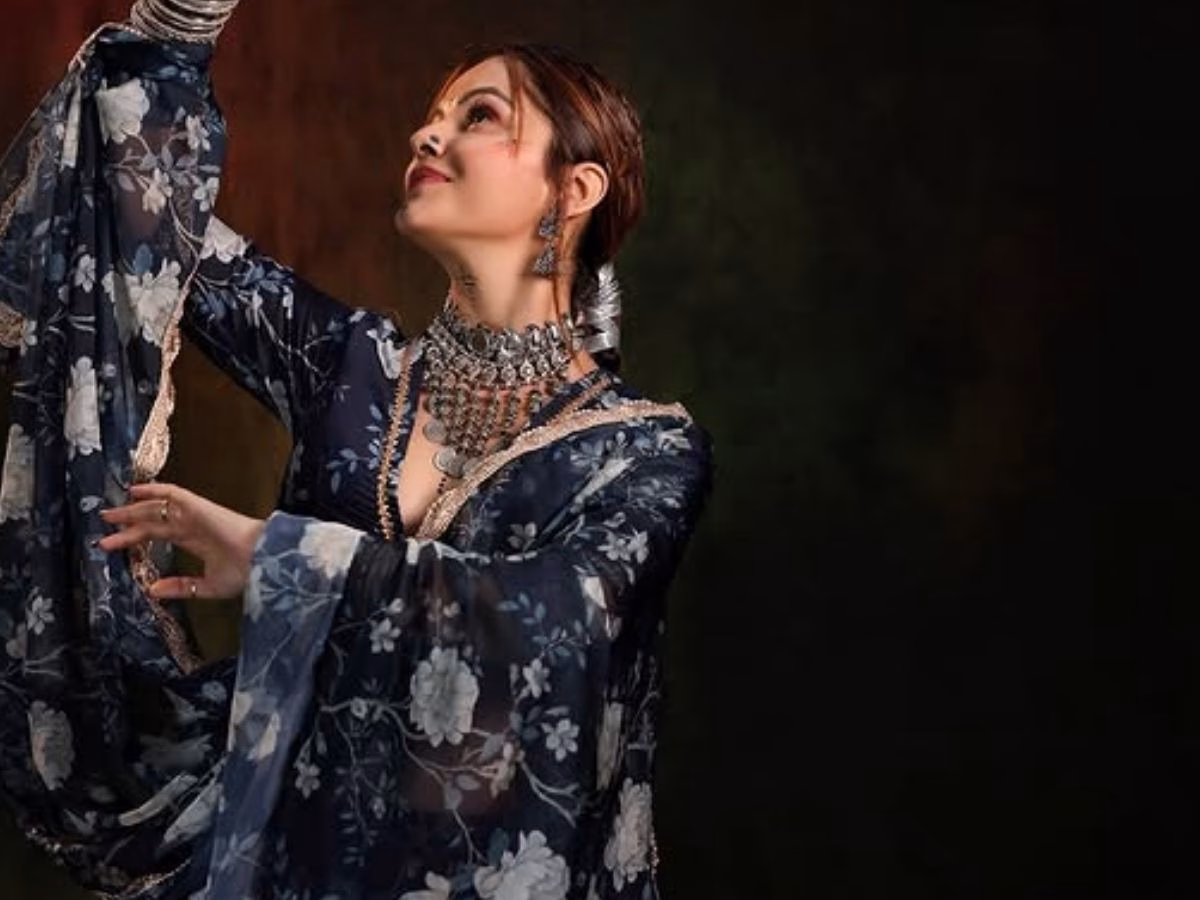 जुड़वां बच्चों की मां पर आया फैन्स का दिल, खूबसूरती देख मचल गया लोगों का मन; हर अदा ने बनाया ‘दीवाना’ - Photo Gallery