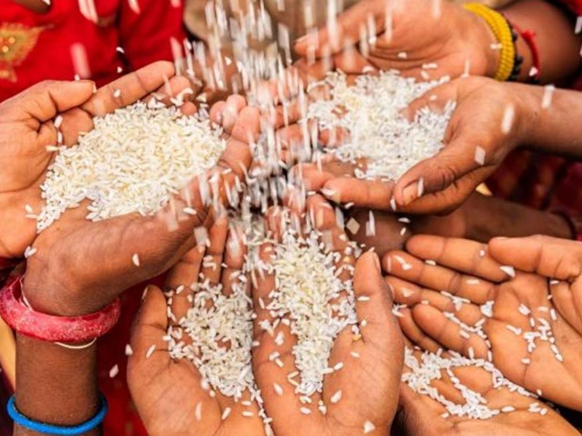 What is Shubh to donate on the first day of Shardiya Navratri 2025? - Photo Gallery