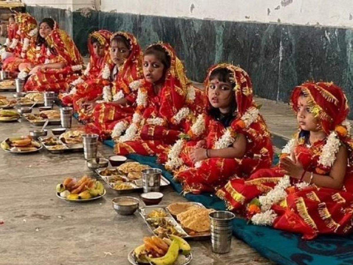 Navratri Kanya Pujan 2025: नवरात्रि के 8वें और 9वें दिन ही क्यों की जाती है कंजक? जानें क्या है खास कारण - Photo Gallery
