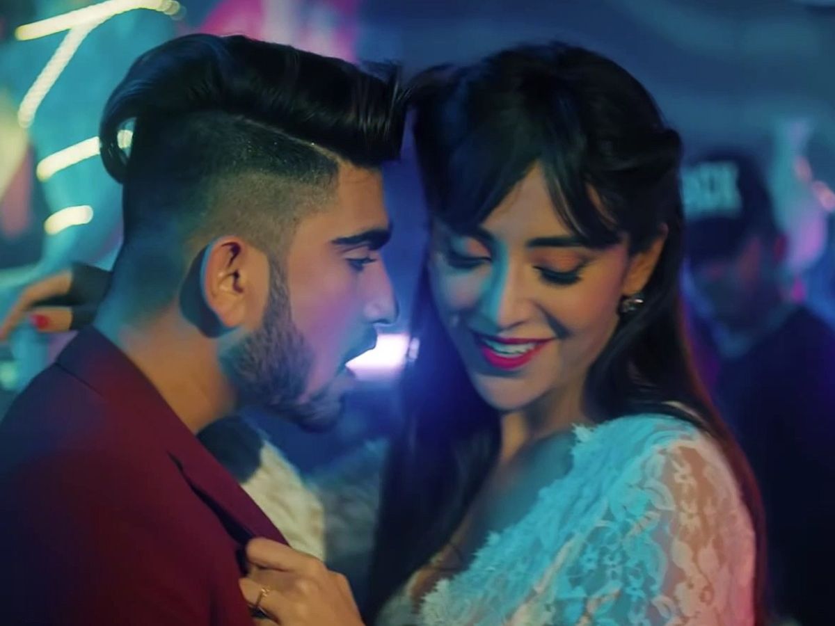 ये हसीना ऐसे गाने बनाती हैं, जिन्हें आप किसी और के सामने चाहकर भी नहीं सुन पाएंगे - Photo Gallery