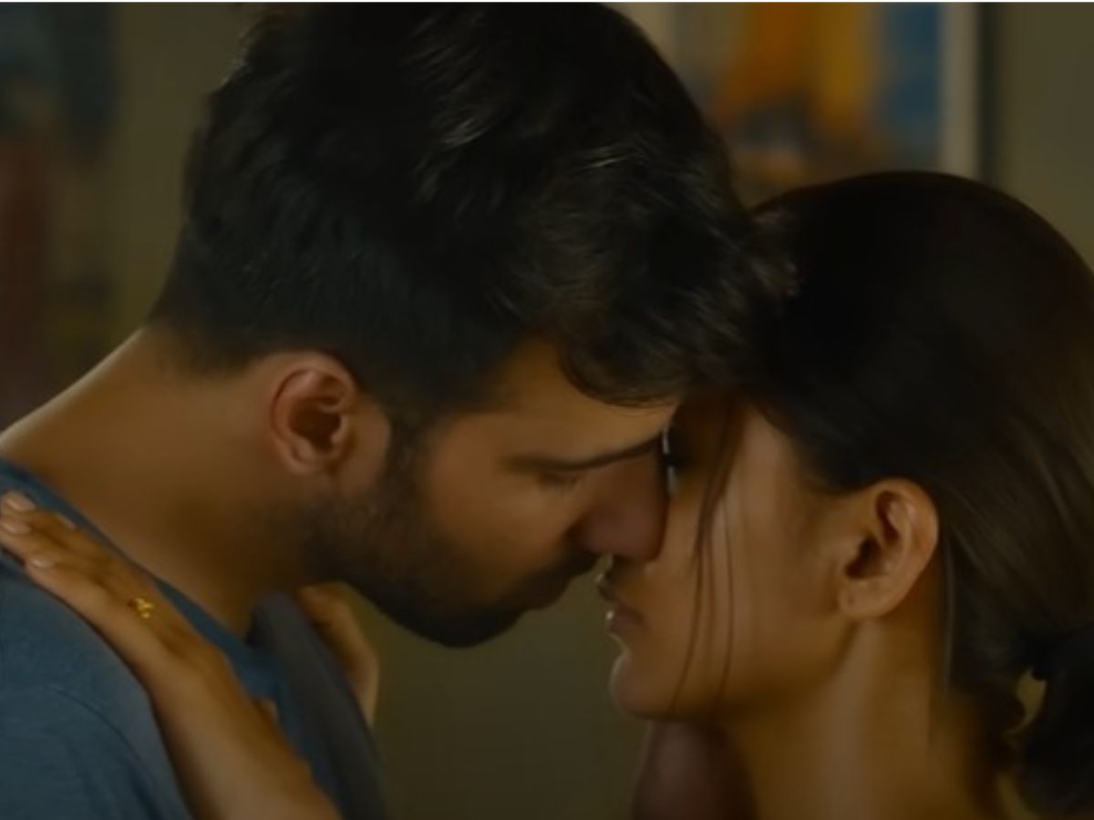 Mrunal Thakur की रोमांटिक से लेकर एक्शन फिल्मों का मजा अब आपके लिए - Photo Gallery