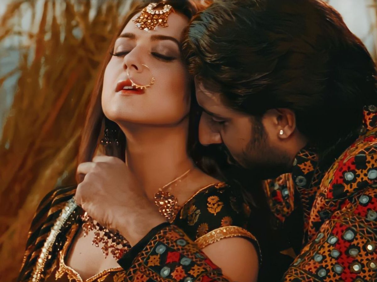 Jhoom Barabar Jhoom - Photo Gallery