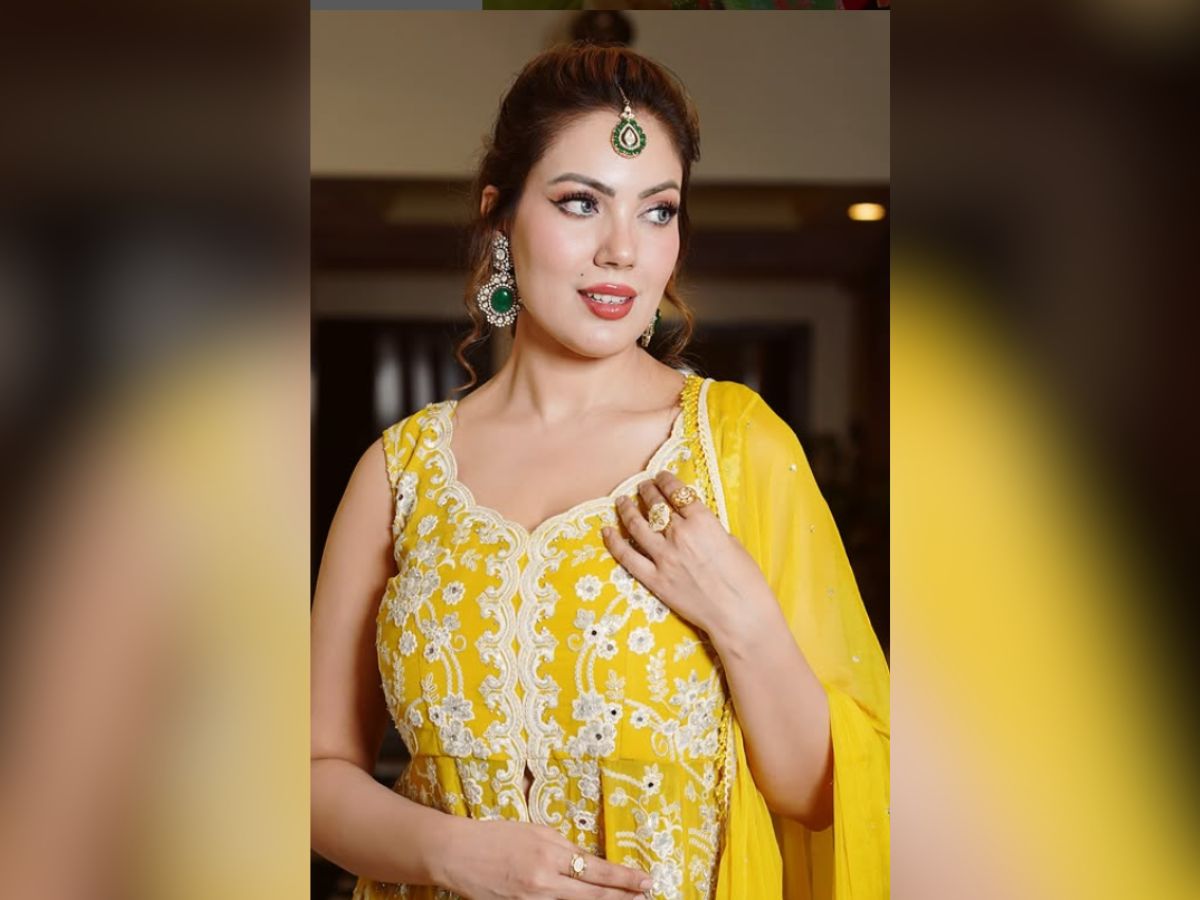 अष्टमी-नवमी में पहनना है कुछ हटकर? तो देखें Munmun Dutta के बेस्ट फेस्टिव आउटफिट कलेक्शन - Photo Gallery