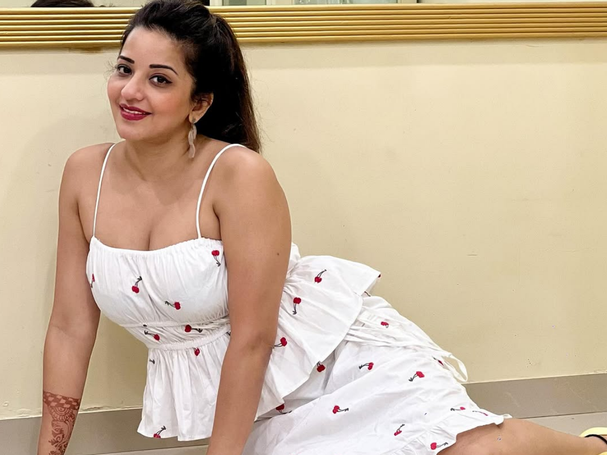 Monalisa's Pictures Are Getting Viral On Social Media - Photo Gallery