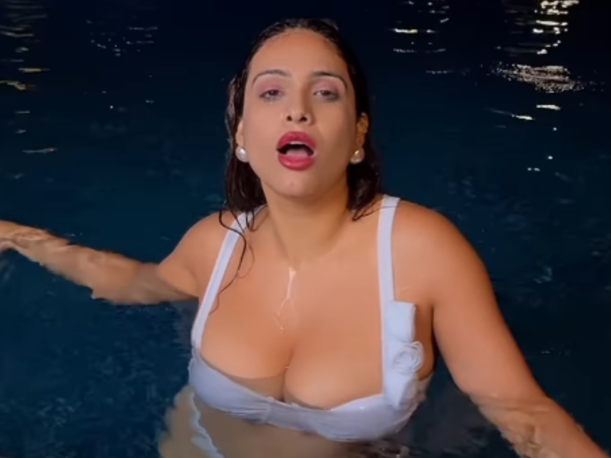 Neha Malik Sexy post - Photo Gallery
