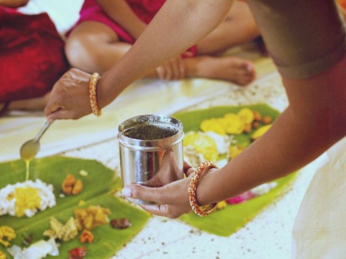 Navratri 2025:देवी को प्रसन्न करने के लिए 9 दिन का दान क्यों है खास - Photo Gallery