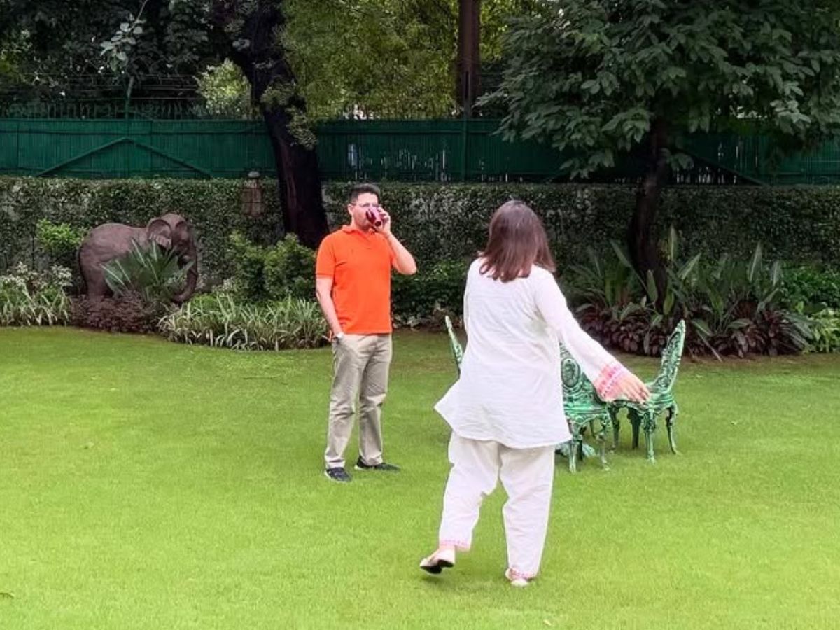 Parineeti enjoyed the rain with Raghav - Photo Gallery