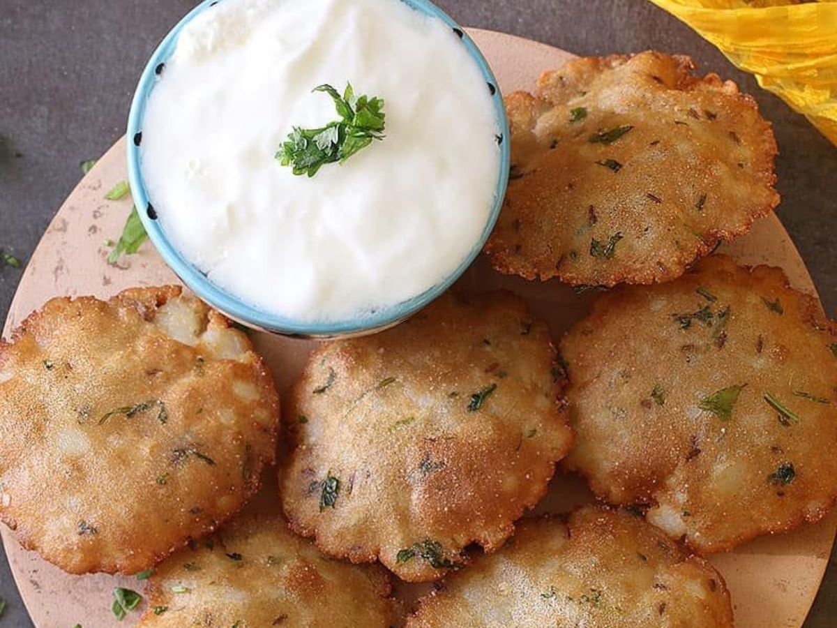 Navratri 2025: फास्टिंग डाइट को हेल्दी और मजेदार बनाने के लिए ट्राई करें नवरात्रि की ये 8 बेहतरीन डिशेज - Photo Gallery