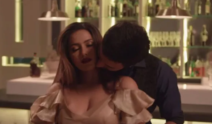 मां से छुपकर जब एक्ट्रेस ने दिए इतने बोल्ड सेक्स सीन्स, पोल खुली तो मचा हंगामा