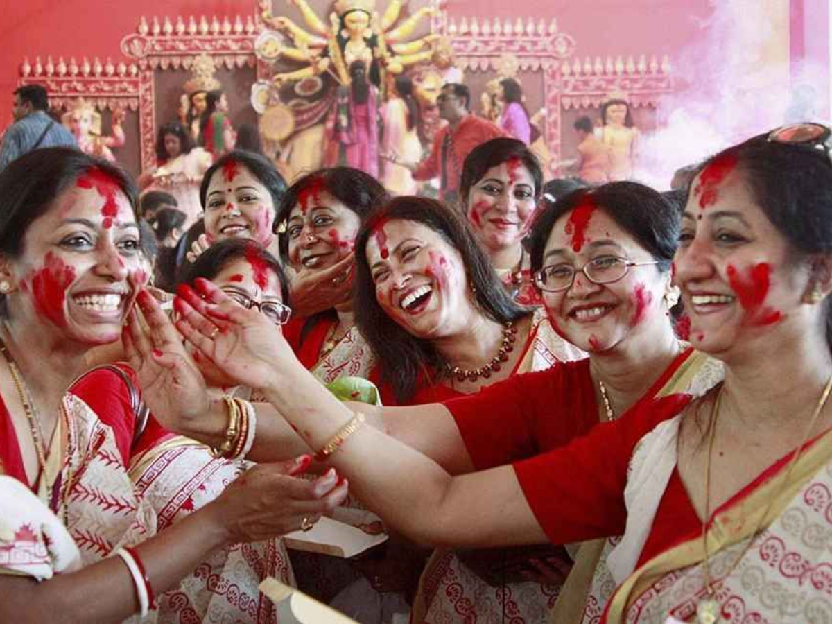 SINDUR KHELA KI RASAM - Photo Gallery