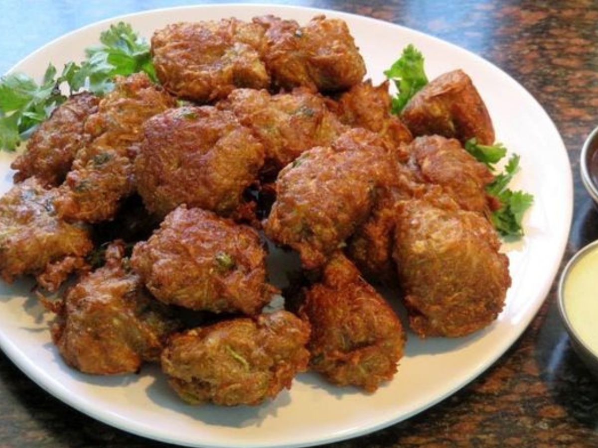 Navratri 2025: फास्टिंग डाइट को हेल्दी और मजेदार बनाने के लिए ट्राई करें नवरात्रि की ये 8 बेहतरीन डिशेज - Photo Gallery