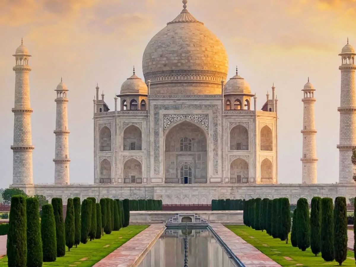 दुनिया के 5मशहूर टूरिस्ट स्पॉट्स, जहां भीड़ देखकर घूमने का मूड बदल जाए - Photo Gallery