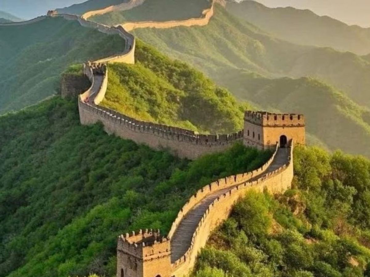 दुनिया के 5मशहूर टूरिस्ट स्पॉट्स, जहां भीड़ देखकर घूमने का मूड बदल जाए - Photo Gallery