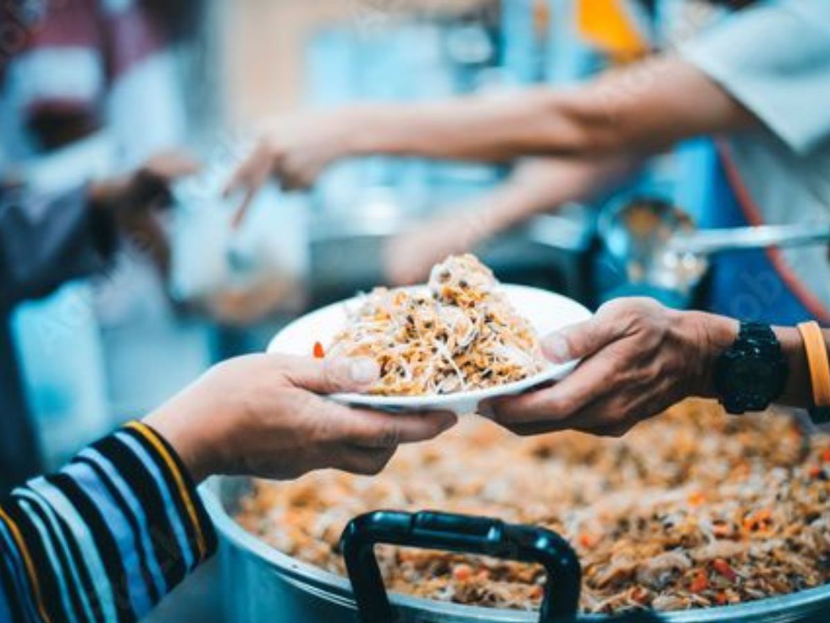 Navratri 2025:देवी को प्रसन्न करने के लिए 9 दिन का दान क्यों है खास - Photo Gallery