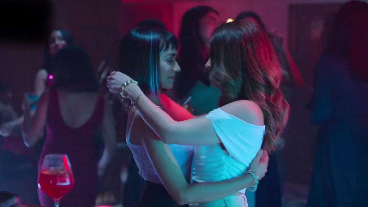 लेस्बियन किस से पहले थर-थर कांप रही थी एक्ट्रेस, आर्यन खान से पूछ लिया था ऐसा सवाल