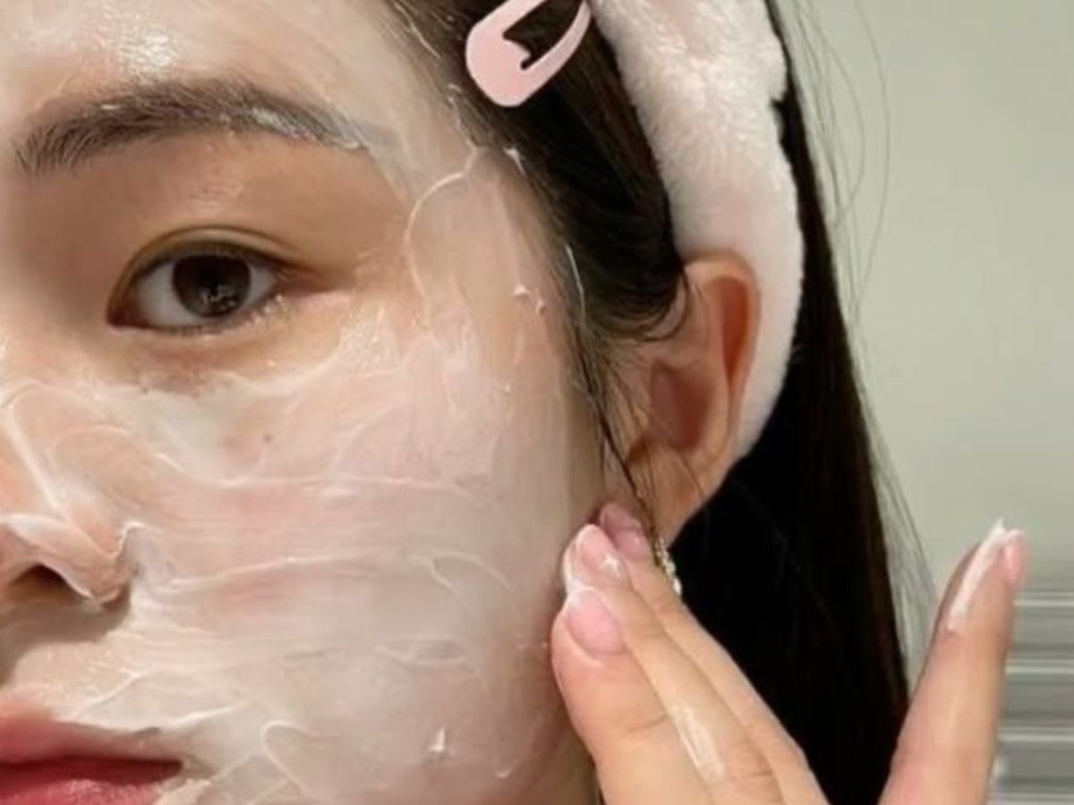 10 मिनट में DIY ग्लो: घर पर ही इन 7 चीजों का इस्तेमाल करें, बल्ब की तरह चमक जायेगा चेहरा ! - Photo Gallery