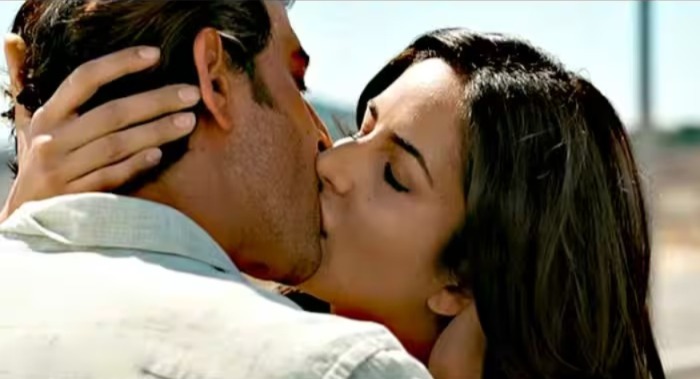 इन 6 फिल्मों के किसिंग सीन देख लोग बोले- तौबा-तौबा, एक ने तो कर दिया सबको आउट ऑफ कंट्रोल