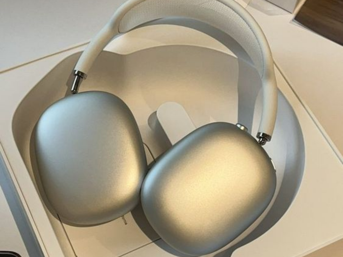 Gift premium quality headphones to your sisters on Bhai Dooj - Photo Gallery