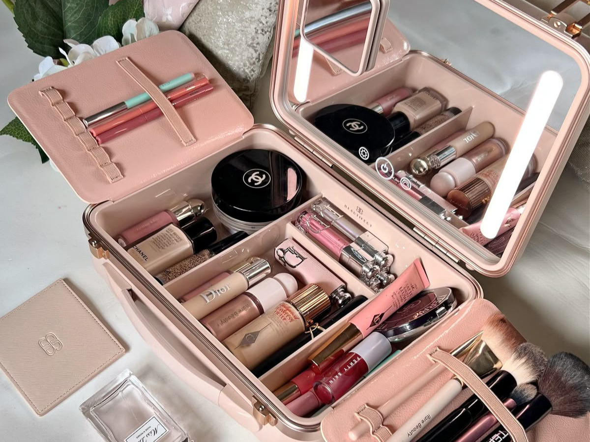 Gift your sisters a makeup kit on Bhai Dooj - Photo Gallery