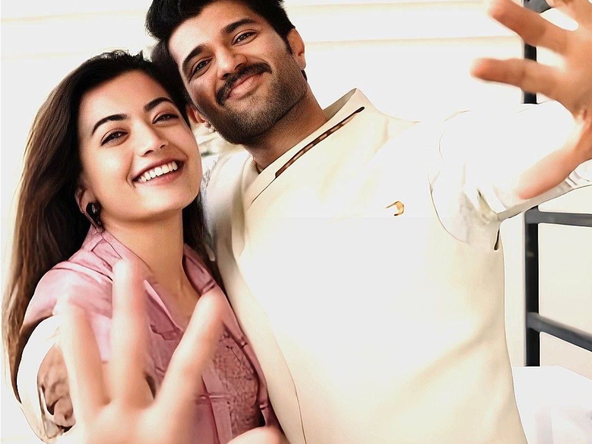 लंबे समय की अफवाहें हुई सच: Rashmika Madanna और Vijay Devarakonda की हुई सगाई! शादी होगी फ़रवरी 2026 में? फैन्स को है बेसब्री से इंतज़ार - Photo Gallery