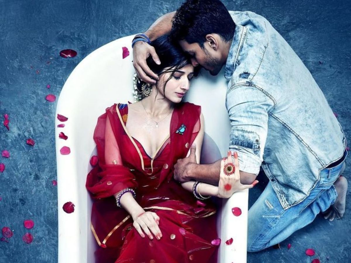 इस हिट फिल्म के क्रेज ने Sanam Teri Kasam की एडवांस बुकिंग का हर रिकॉर्ड तोड़ दिया! - Photo Gallery