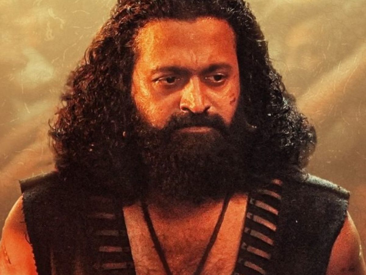 Kantara Chapter 1 BO Collection: नोट छापने की मशीन बनी ऋषभ शेट्टी की फिल्म, 10 साल पुरानी फिल्म का तोड़ डाला रिकॉर्ड - Photo Gallery