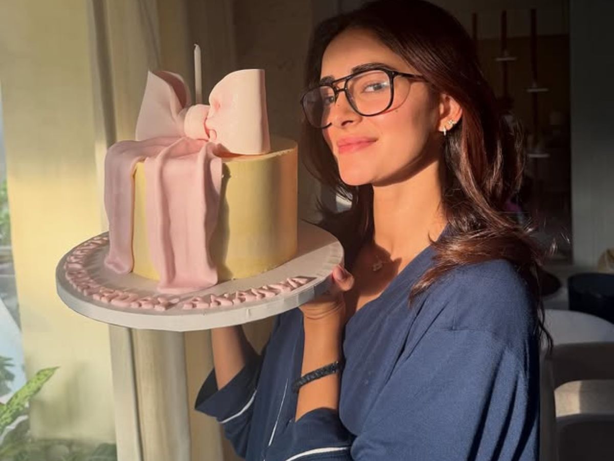 Ananya Pandey का जन्मदिन बना ग्लैमरस नाइट, स्टार किड्स की दोस्ती की मिसाल दिखी - Photo Gallery
