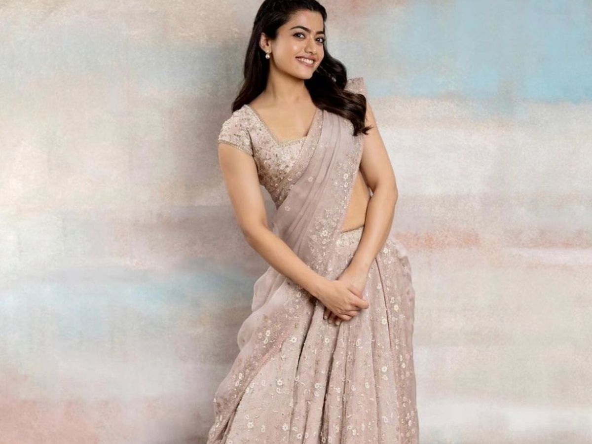 लंबे समय की अफवाहें हुई सच: Rashmika Madanna और Vijay Devarakonda की हुई सगाई! शादी होगी फ़रवरी 2026 में? फैन्स को है बेसब्री से इंतज़ार - Photo Gallery