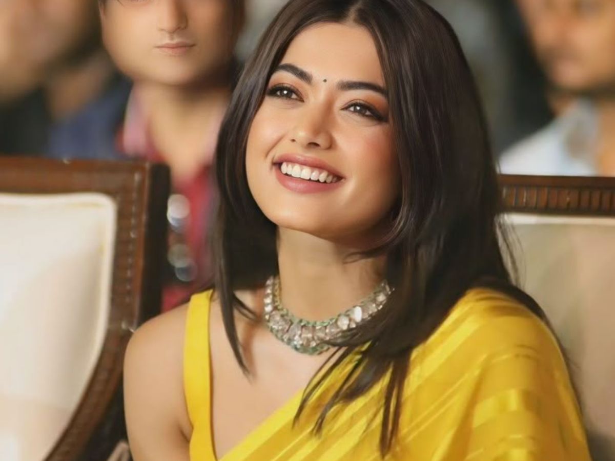 लंबे समय की अफवाहें हुई सच: Rashmika Madanna और Vijay Devarakonda की हुई सगाई! शादी होगी फ़रवरी 2026 में? फैन्स को है बेसब्री से इंतज़ार - Photo Gallery