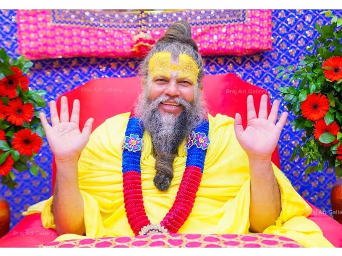 Karwa Chauth 2025: करवाचौथ का व्रत पति की उम्र लंबी करता है? जान लें क्या है इसपर प्रेमानंद जी का कहना - Photo Gallery