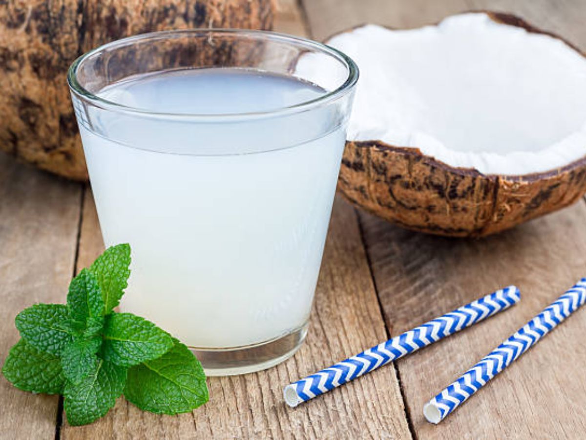 Karwa Chauth 2025: पूरा दिन व्रत करने के बाद भूलकर भी न खाएं ये चीजें, सेहत हो जाएगी खराब! - Photo Gallery