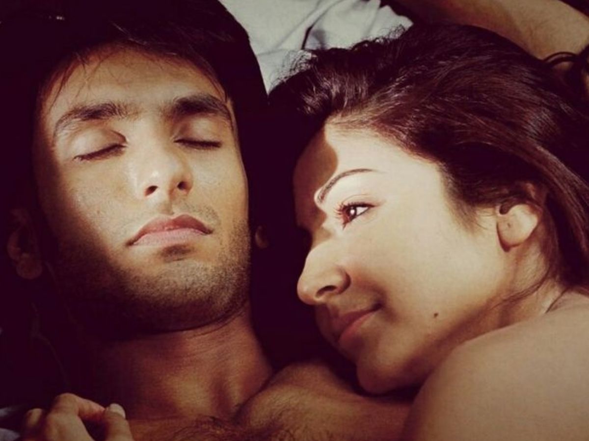 Sunny Sanskari Ki Tulsi Kumari देखने से पहले देखे बॉलीवुड की ये सुपरहिट रोमांटिक कॉमेडी फिल्में, जहाँ मिलेगा आपको प्यार और मस्ती का बेस्ट कलेक्शन - Photo Gallery