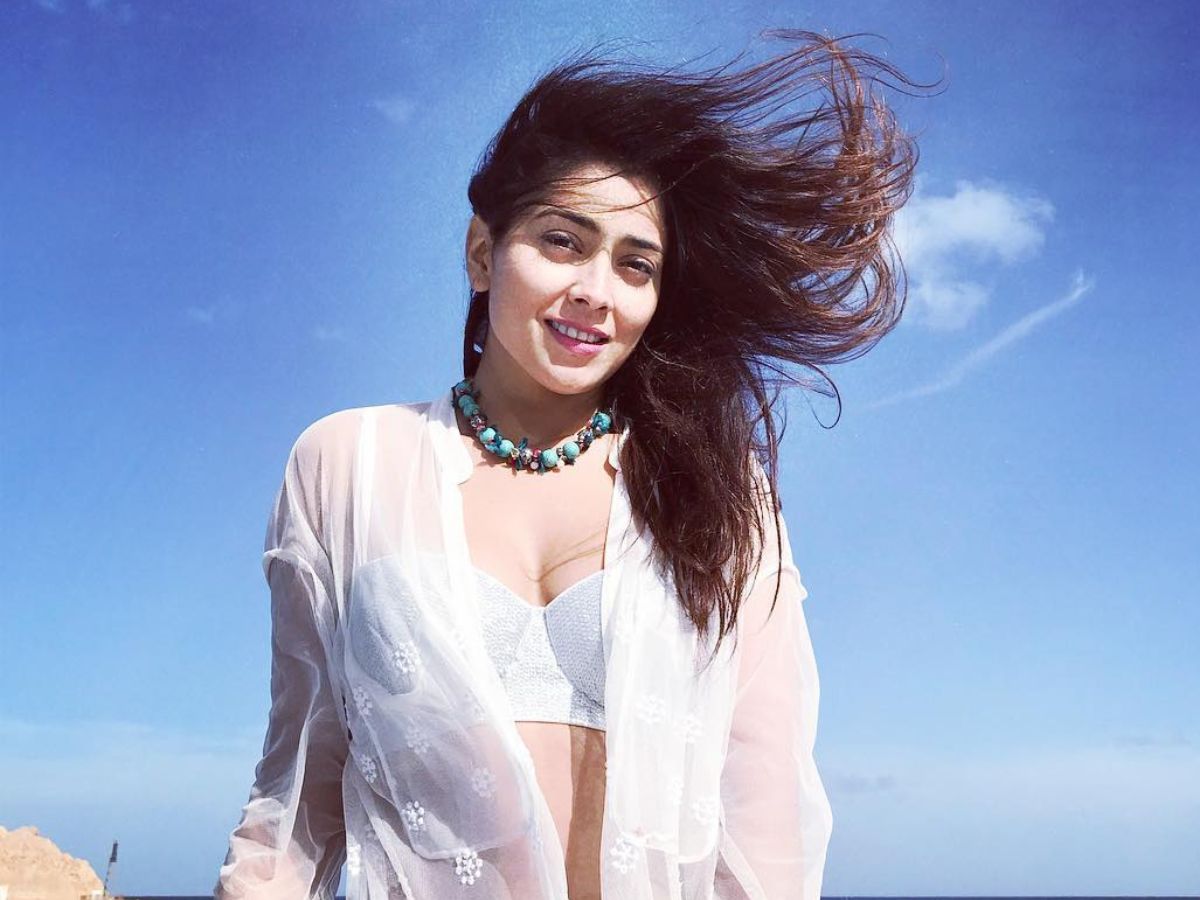 shriya saran white bikini look - Photo Gallery