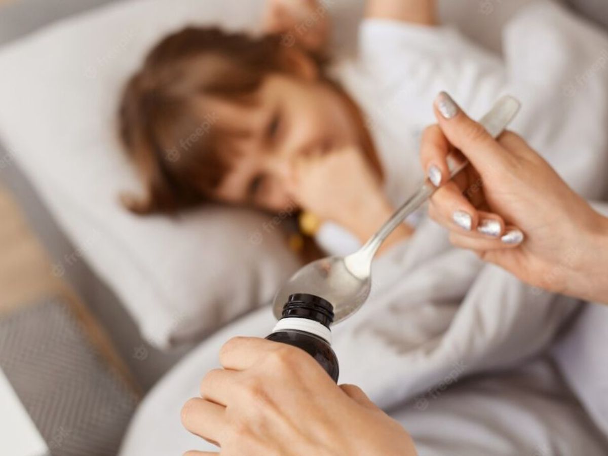 मध्य प्रदेश और राजस्थान में बच्चो की मौत: दूषित Cough Syrup पर लगाया बैन, सरकार ने जारी की नई गाइडलाइन - Photo Gallery