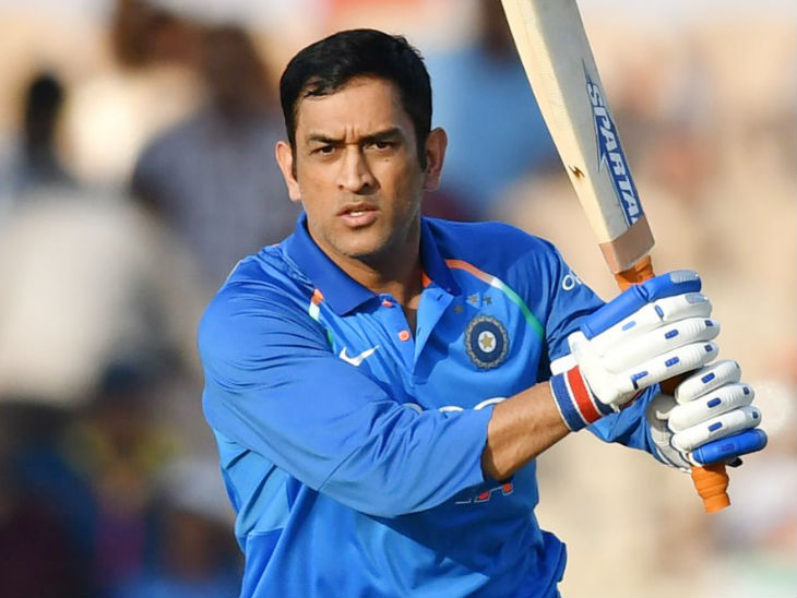 गांगुली से लेकर धोनी-विराट और रोहित तक 7 कप्तान जिनसे अचानक छीन ली गई टीम इंडिया की बागडोर! - Photo Gallery