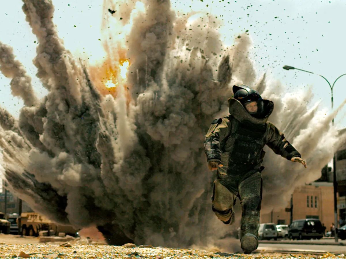 Netflix पर होगा आज धमाका! 1 अक्टूबर को होगी ये 18+ बोल्ड और हॉरो फिल्में रिलीज़ जिन्हें भूलकर भी परिवार वालो के साथ ना देखे - Photo Gallery