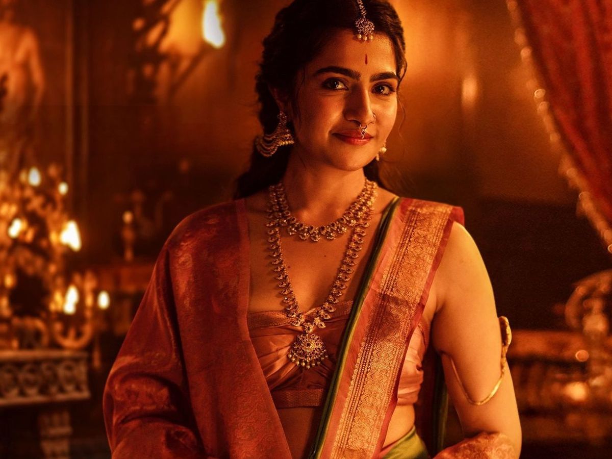 कांतारा चैप्टर 1 के आगे पानी कम चाय निकली Sunny Sanskari Ki Tulsi Kumari, फिल्म ने जादुई आंकड़ा किया पार; मुंह ताकते रह गए वरुण-जाह्नवी - Photo Gallery