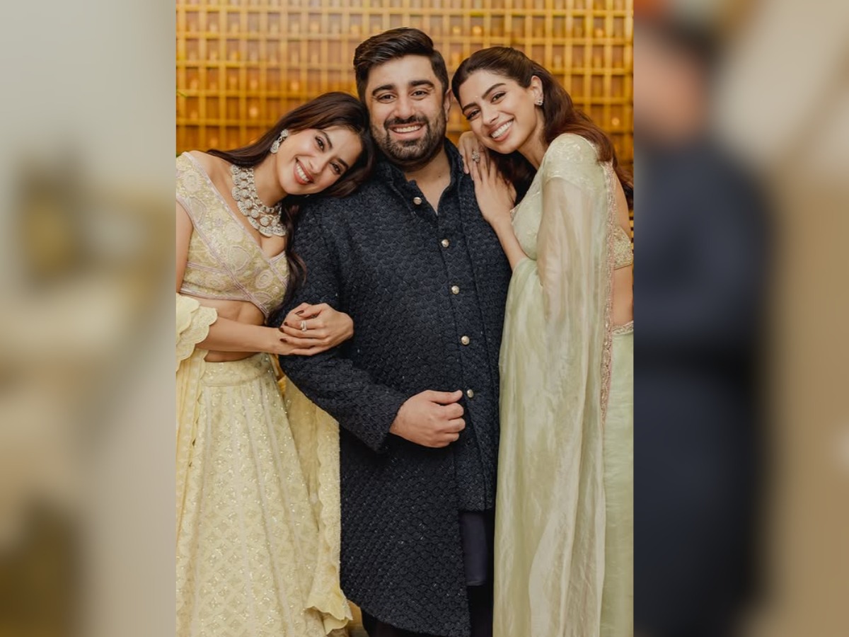 Anshula kapoor janhvi - Photo Gallery