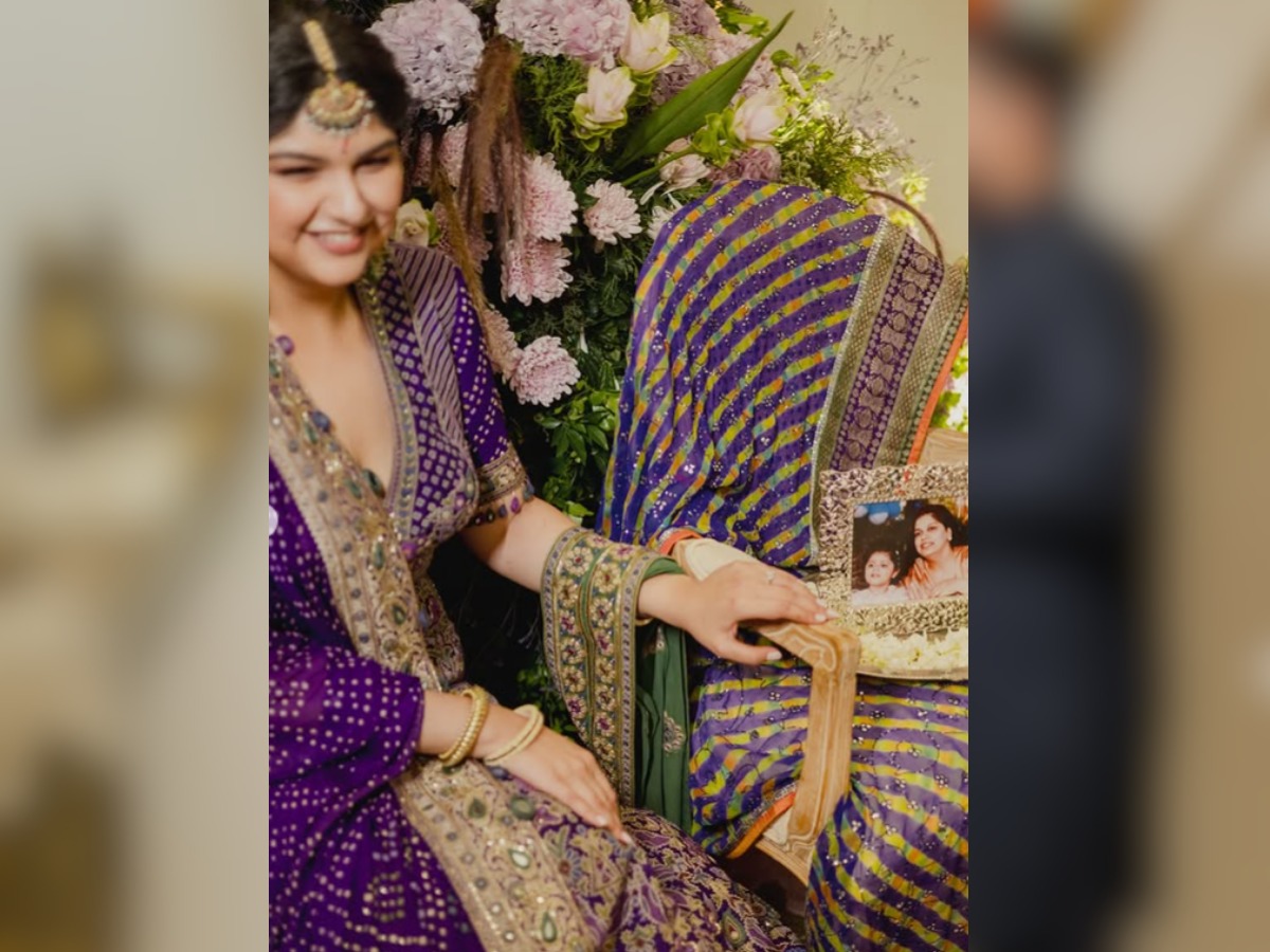 Anshula Mother Mona Kapoor - Photo Gallery