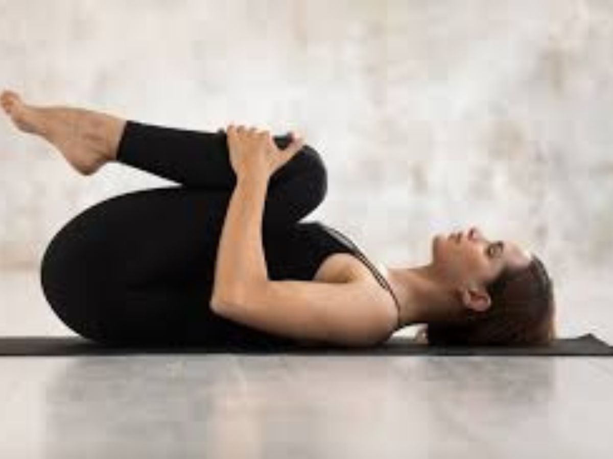Bloating और Gas की समस्या? आज ही अपनाएं ये 7 आसान योगासन - Photo Gallery