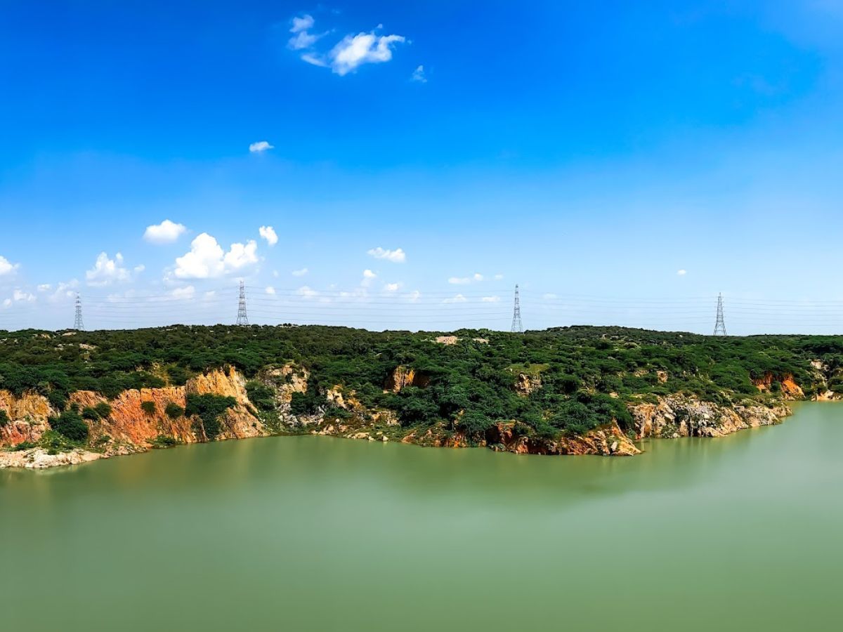 दिल्ली की खूबसूरत झीलें, जहां गर्लफ्रेंड के साथ एक बार तो जरूर घूमना चाहिए - Photo Gallery