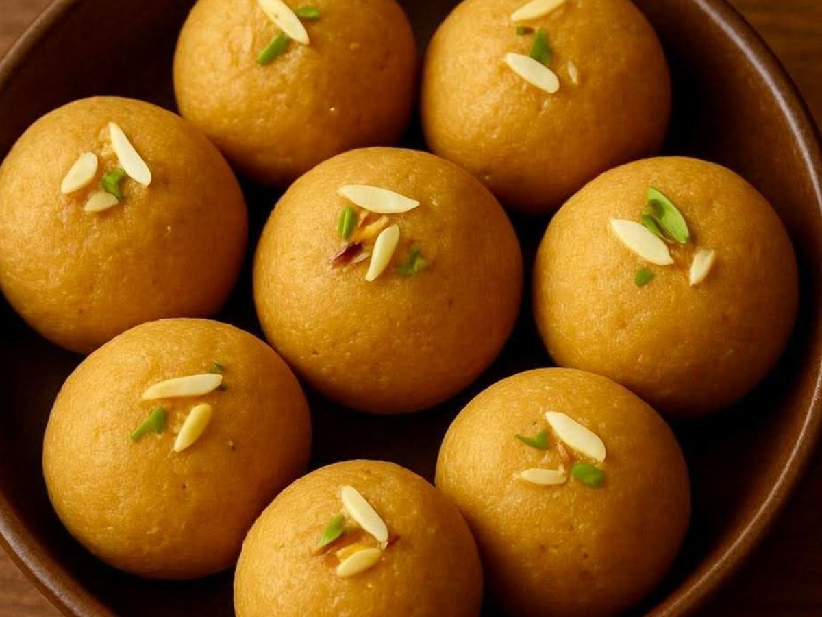 Bhai Dooj 2025: भाई – बहन के इस प्यारे रिश्ते को सेलिब्रेट करें इन ख़ास और लाजबाब डिश के साथ - Photo Gallery