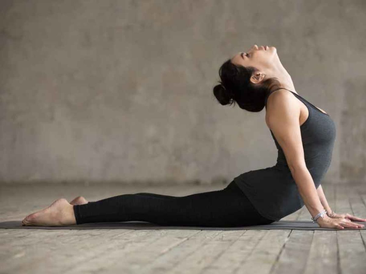 Bloating और Gas की समस्या? आज ही अपनाएं ये 7 आसान योगासन - Photo Gallery