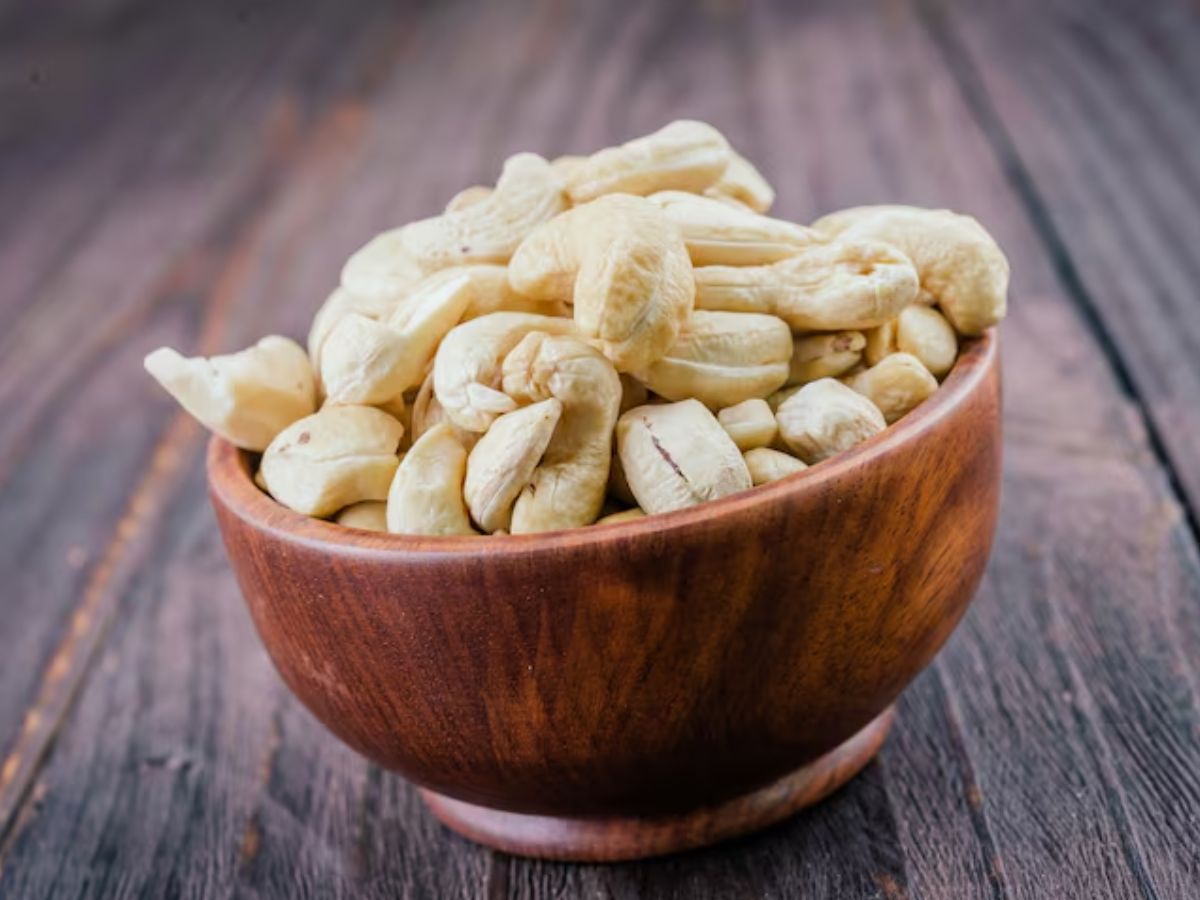 मर्दों के अंदर की ताकत बढ़ाएगा यह सफेद ड्राईफ्रूट, बस खाने में न करें एक गलती! - Photo Gallery