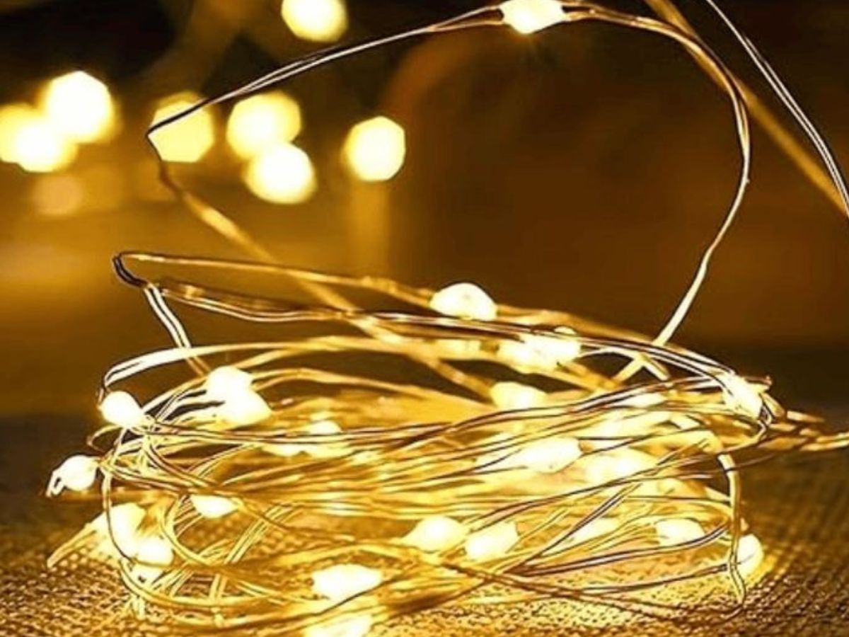 Diwali 2025: क्या आप भी कर रहे हैं ये लाइटिंग गलतियां? तो हो जाएं  इस दिवाली सावधान - Photo Gallery