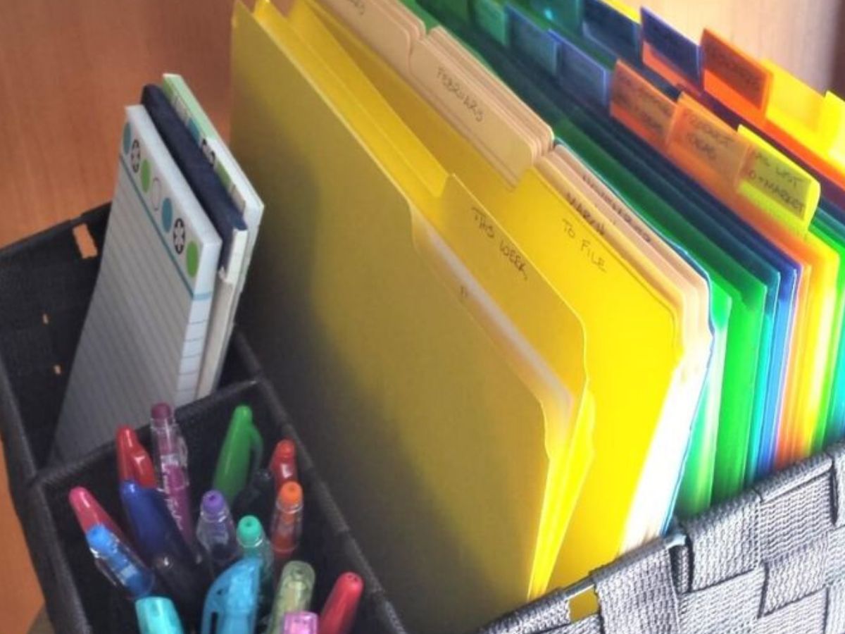 दिवाली पर घर की सफाई में परेशान? ये टिप्स अपनाएँ और मिनटों में घर चमकाएँ - Photo Gallery