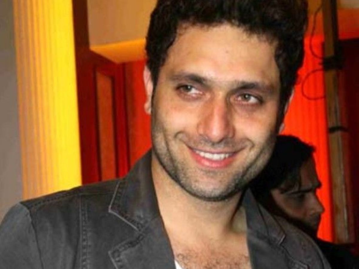 कभी अक्षय कुमार संग दिए इस एक्टर ने हिट सीन, आज विदेश में कपड़े बेचकर गुजार रहे हैं जिंदगी - Photo Gallery